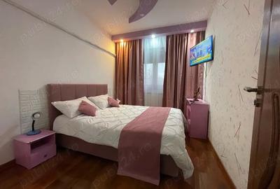 Apartament cu 3 camere semidecomandat în Central - 1