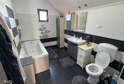 Casă individuală cu 7 camere cu Canalizare în Cordău - 23