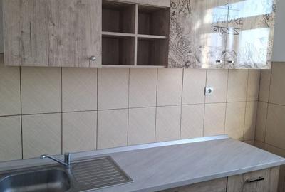 Apartament cu 2 camere decomandat în Romanilor