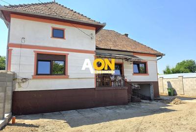 Casă individuală cu 4 camere cu Canalizare în Central - 1
