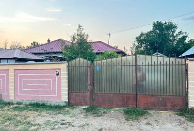 Casă cu 3 camere în Tătărăștii de Sus