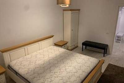 Apartament cu 2 camere decomandat în Palazu Mare