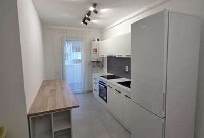 Apartament cu 3 camere semidecomandat, mobilat în Florești