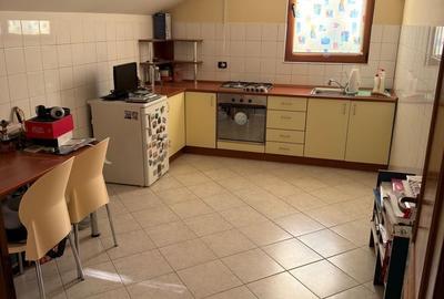 Casă cu 4 camere în Săcălaz