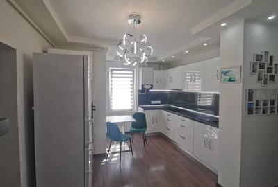 Apartament cu 3 camere decomandat în Exterior Vest