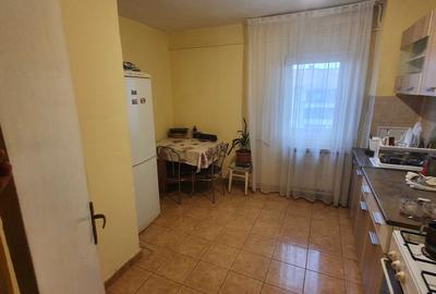 Apartament cu 2 camere decomandat în Republicii - 2