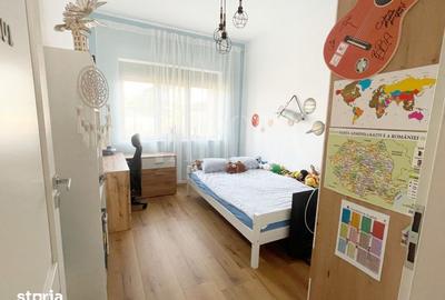 Casă cu 4 camere cu Teren 700 Mp în Central - 1