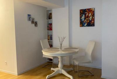 Apartament cu 3 camere semidecomandat în Dămăroaia