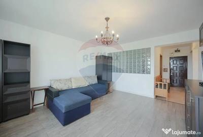 Apartament cu 3 camere semidecomandat în Central