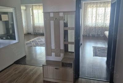 Apartament cu 3 camere decomandat în Central - 1