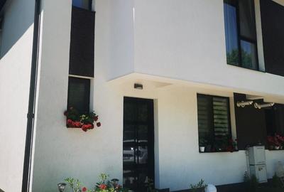 Casă cu 4 camere cu Teren 50 Mp în Central