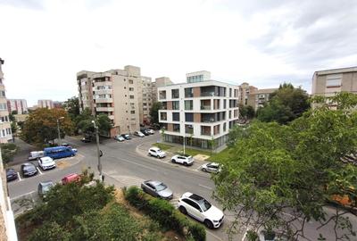 Apartament cu 3 camere decomandat în Ultracentral
