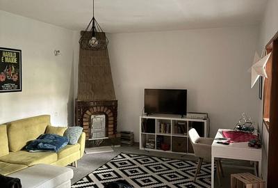 Casă cu 7 camere cu Teren 500 Mp în Platoul Izvor - 2
