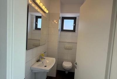 Apartament cu 4 camere, mobilat în Capitale - 42