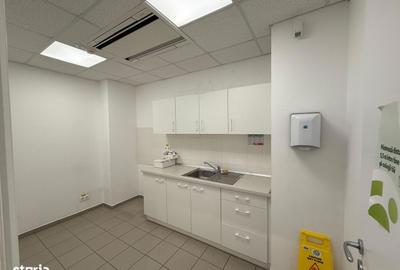 Spațiu comercial, de 96 mp, în Central - 4