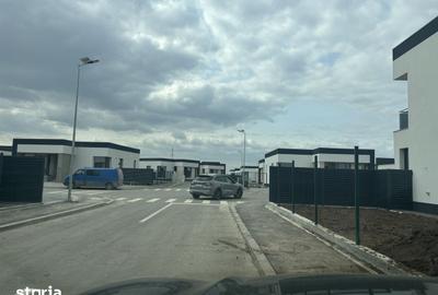 Casă cu 4 camere cu Teren 350 Mp în Berceni