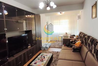 Apartament cu 2 camere decomandat, mobilat în Sud