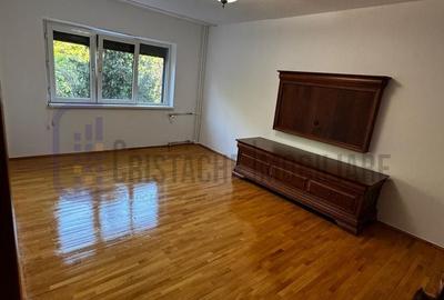 Apartament cu 2 camere decomandat, mobilat în Văcăresti