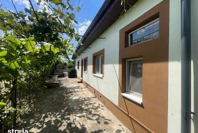 Casă cu 4 camere cu Teren 1000 Mp în Central - 1