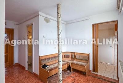 Apartament cu 2 camere decomandat în Micro 15