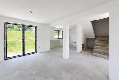 Casă cu 4 camere cu Teren 327 Mp în Exterior Est - 2