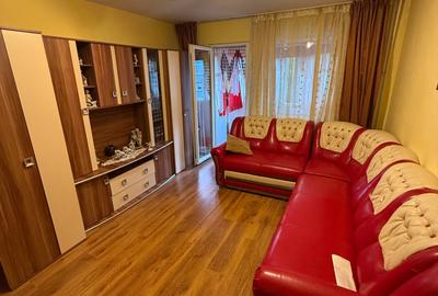 Apartament cu 3 camere semidecomandat în George Enescu