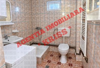 Casă cu 6 camere cu Teren 4000 Mp în Central
