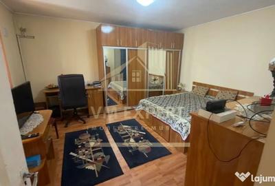 Casă cu 6 camere cu Teren 456 Mp în Ultracentral