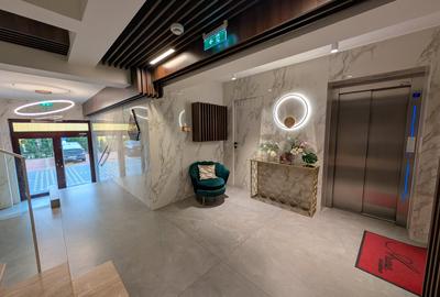 Apartament cu 3 camere decomandat în 9 Mai - 2