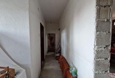 Casă cu 4 camere cu Canalizare în Central - 7