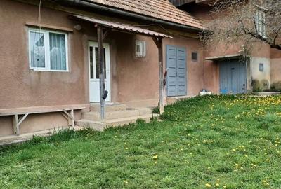 Casă cu 4 camere în Almașu - 4