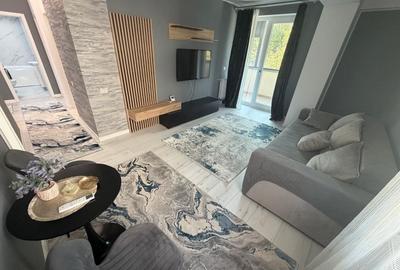 Apartament cu 3 camere decomandat, mobilat în Central