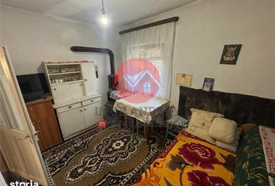 Casă cu 3 camere decomandat cu Teren 355 Mp în Central