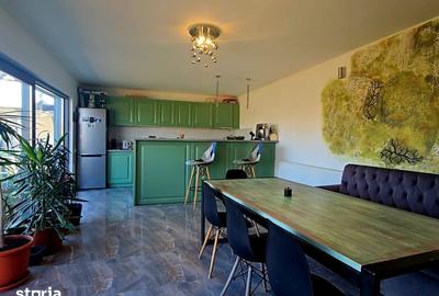 Casă cu 7 camere cu Teren 685 Mp în Limanu - 4