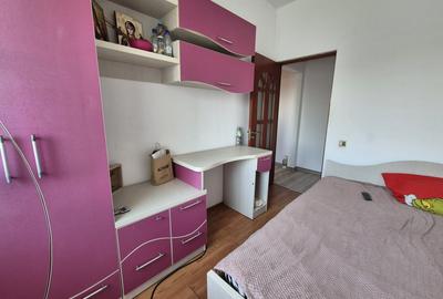 Apartament cu 3 camere semidecomandat, mobilat în Km 4-5 - 6