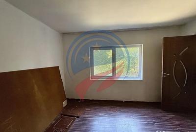 Casă cu 4 camere cu Teren 680 Mp în Central