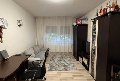 Apartament cu 2 camere semidecomandat, mobilat în Calea București