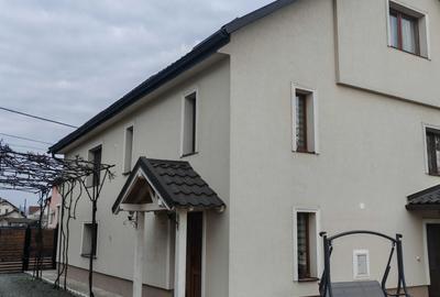 Casă cu 3 camere în Central - 2