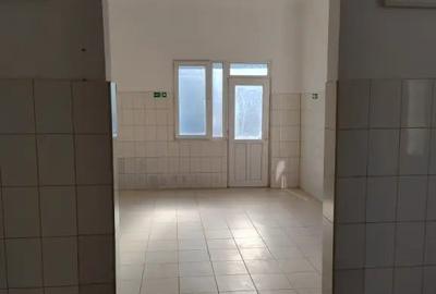 Spațiu comercial, de 40 mp, în Central - 2