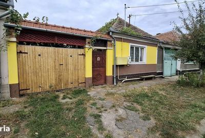 Casă cu 2 camere cu Teren 367 Mp în Central
