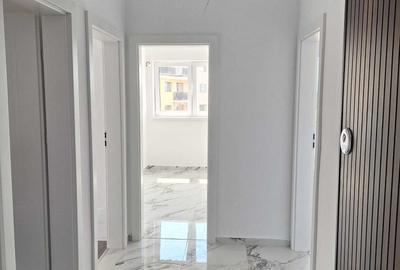 Apartament cu 3 camere decomandat în Cristian