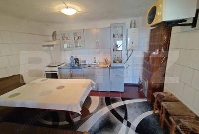 Casă cu 4 camere cu Teren 1045 Mp în Brădești - 8