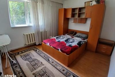 Apartament cu 2 camere decomandat în Nicolina