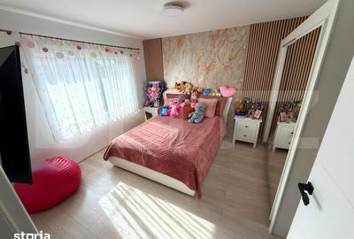 Casă cu 4 camere cu Teren 175 Mp în Micești