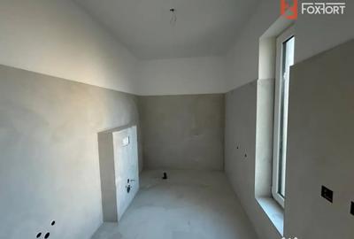 Casă cu 4 camere cu Teren 618 Mp în Giarmata
