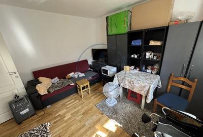 Garsonieră decomandată în Sud