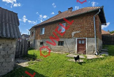 Casă cu 4 camere cu Teren 1185 Mp în Apața - 10