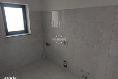 Casă cu 4 camere cu Teren 438 Mp în Central