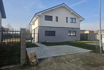 Casă cu 2 camere cu Teren 250 Mp în Giarmata - 4