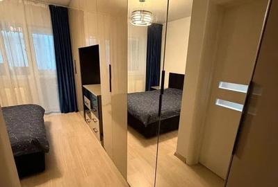 Apartament cu 3 camere decomandat, mobilat în Berceni